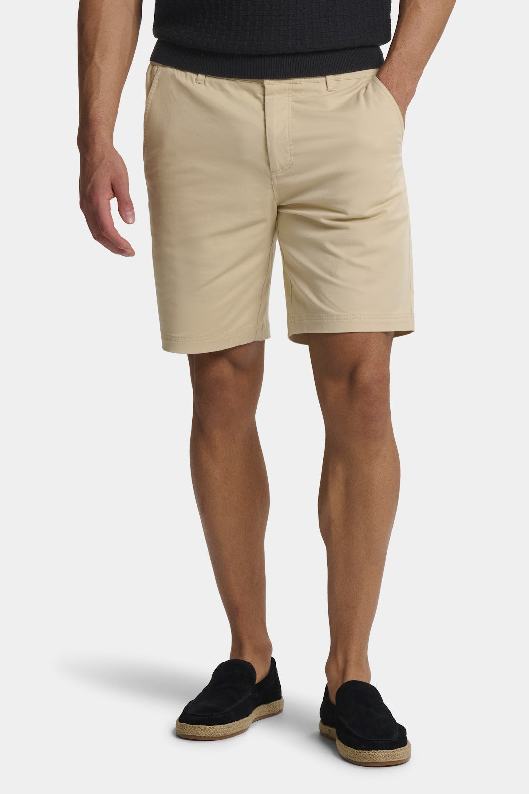 PANTALON CORTO ENTALLADO