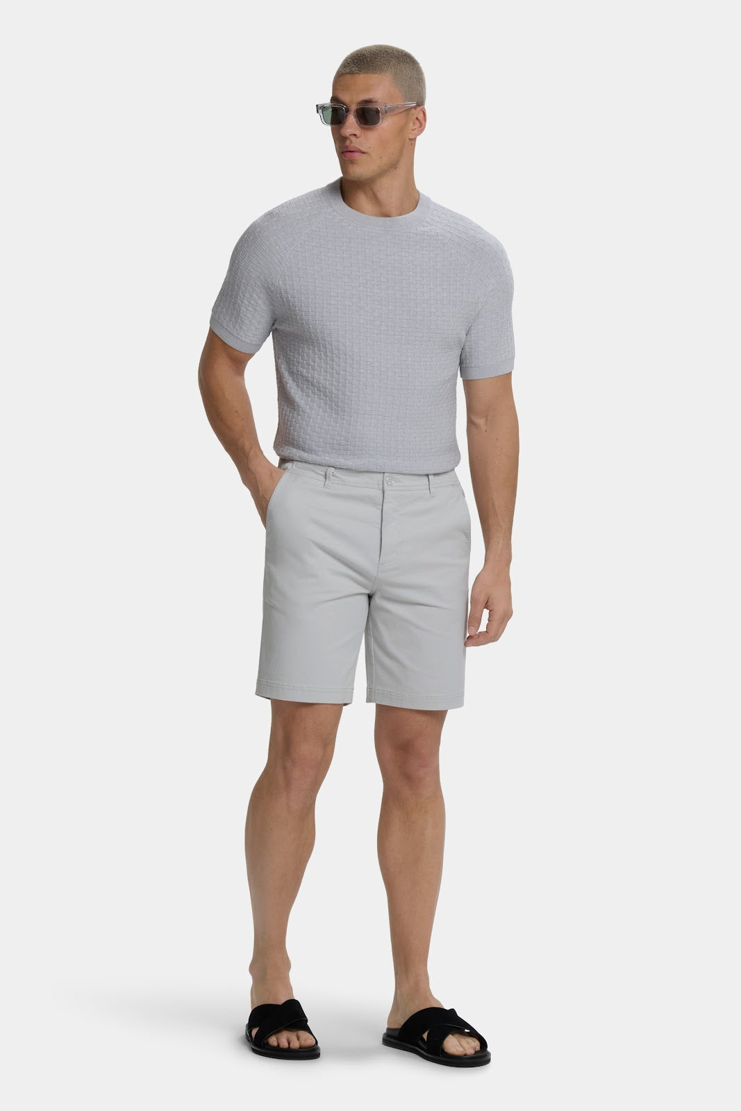 PANTALON CORTO ENTALLADO