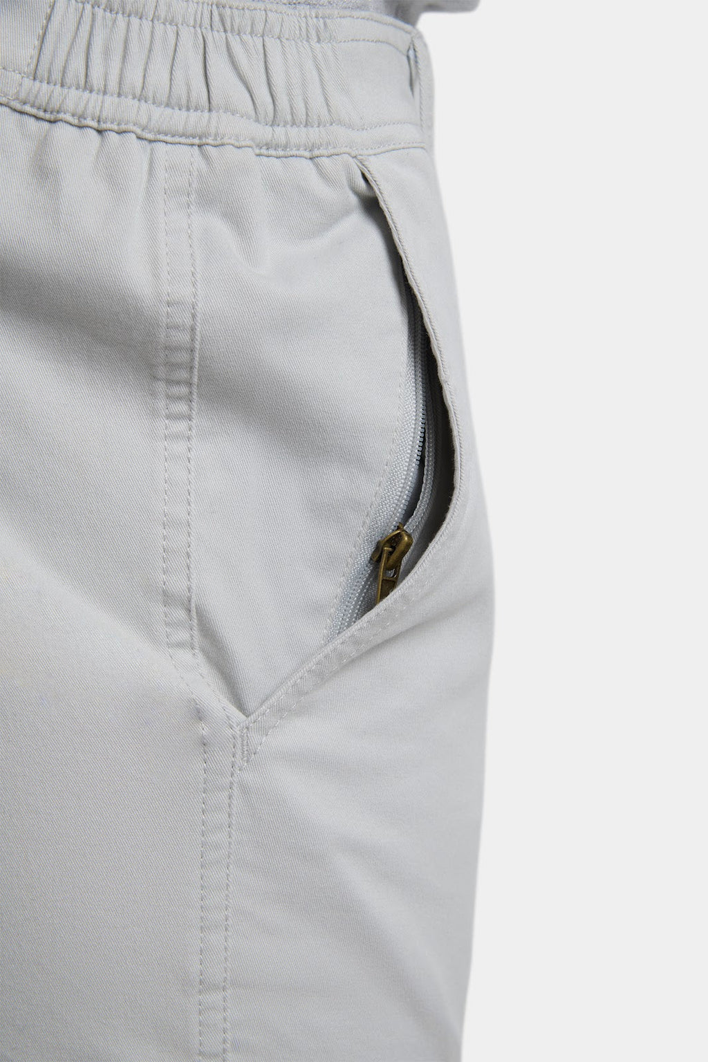 PANTALON CORTO ENTALLADO