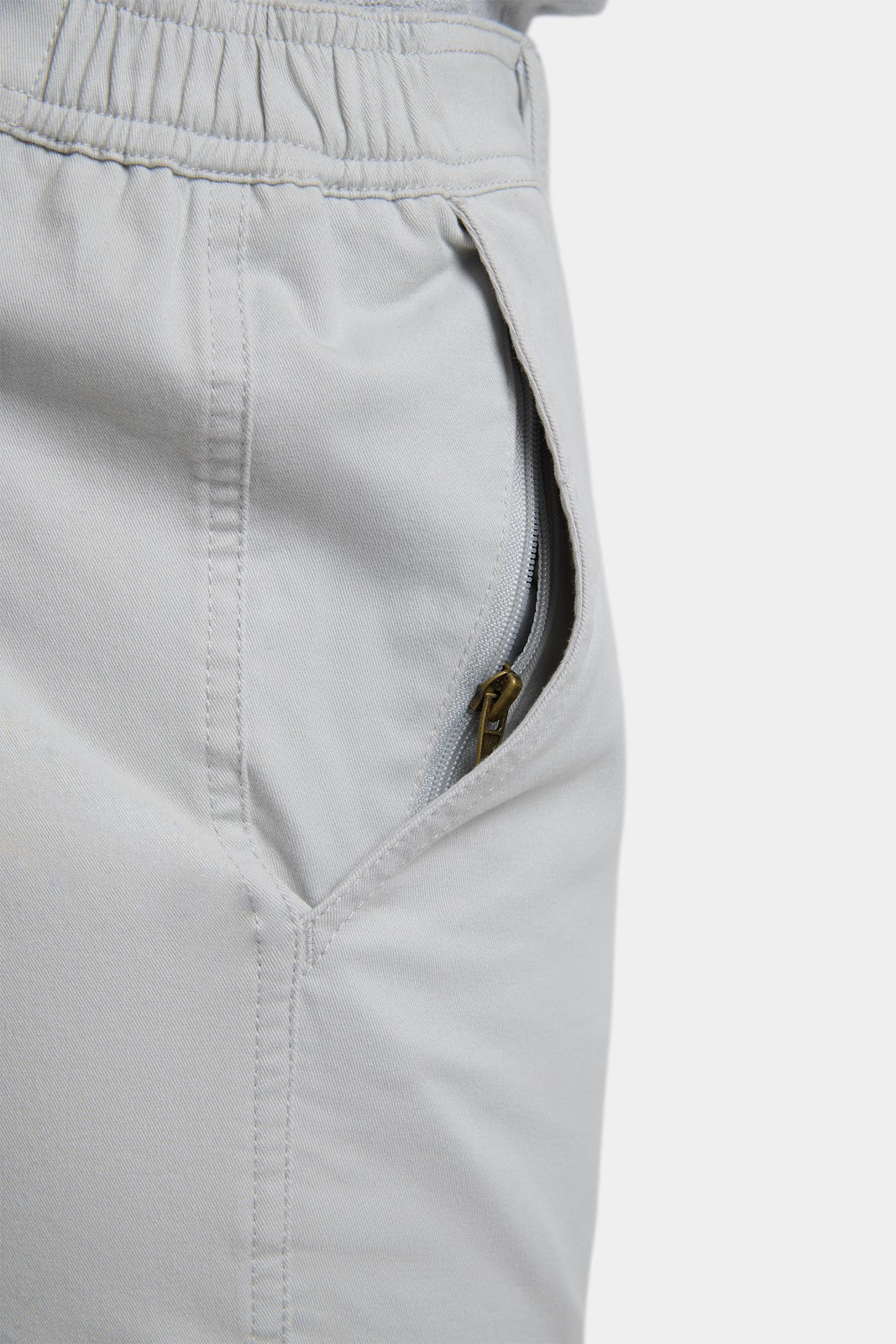 PANTALON CORTO ENTALLADO
