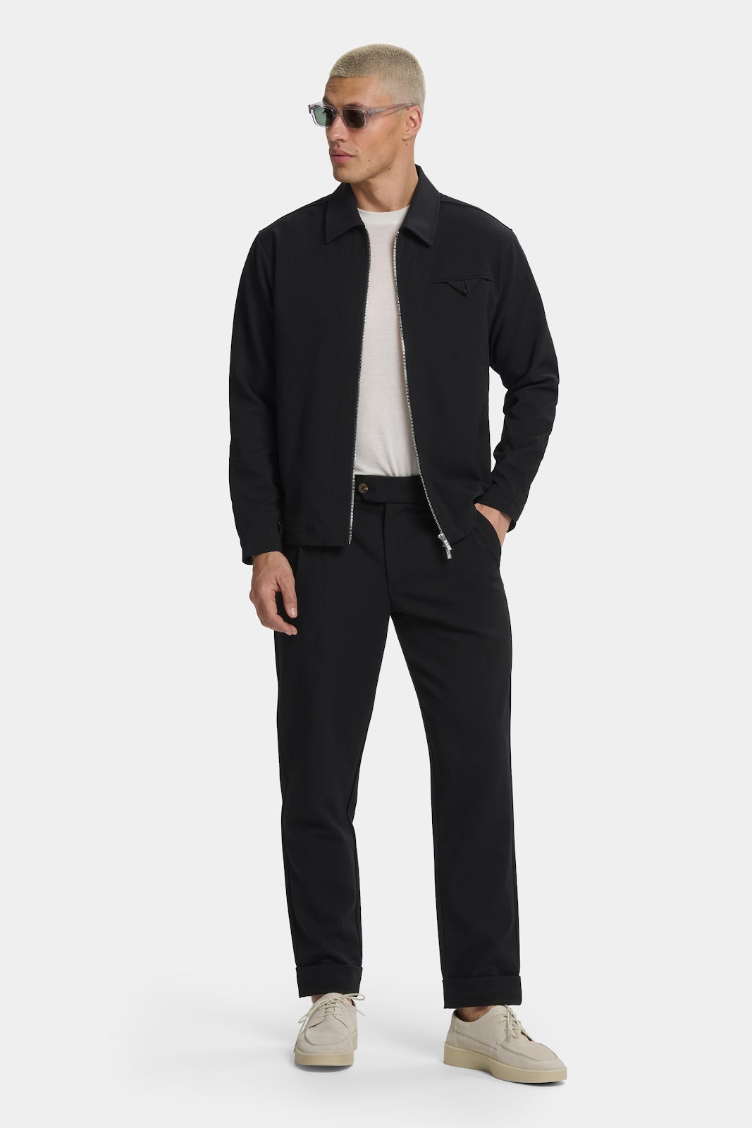 PANTALONES ESTRECHOS
