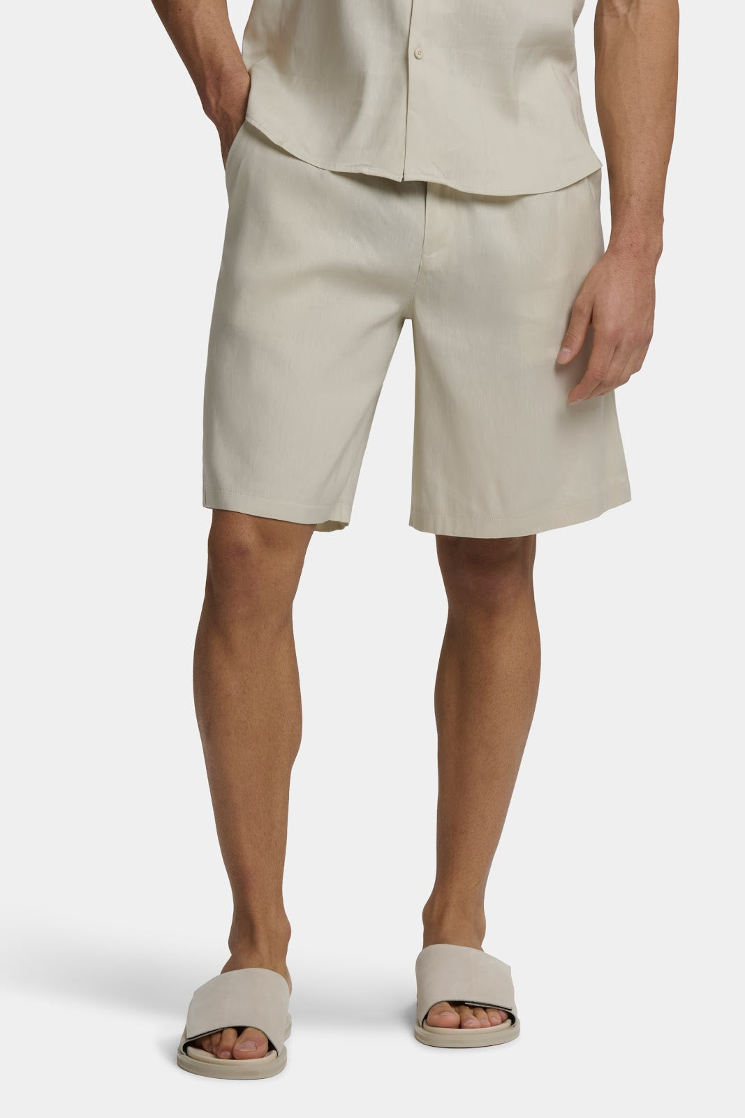 LOS PANTALONES CORTOS DE LINO