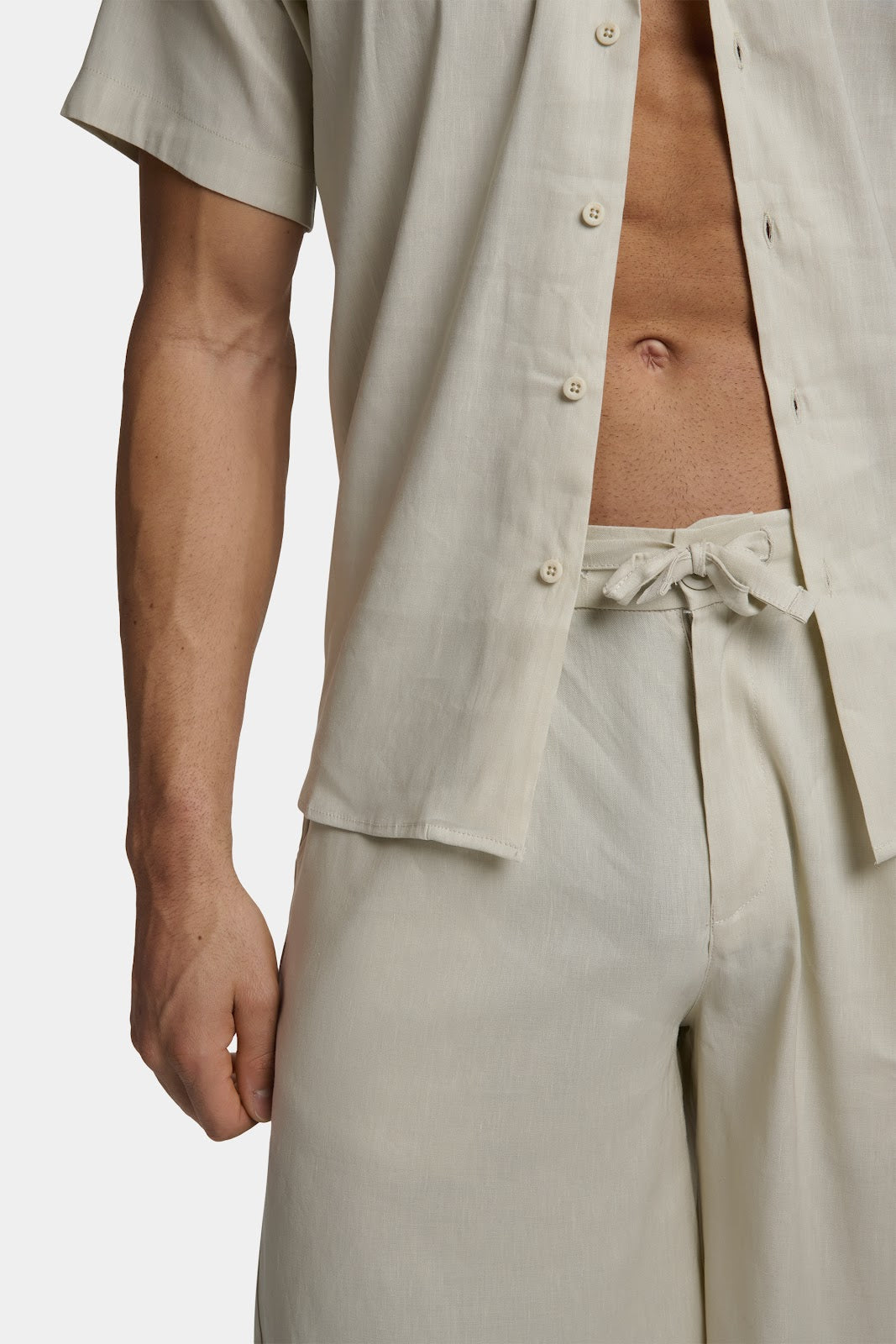 LOS PANTALONES CORTOS DE LINO