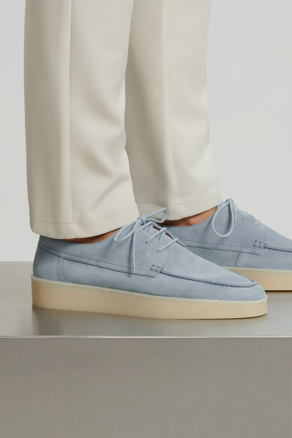 MOCASIN CON CORDONES