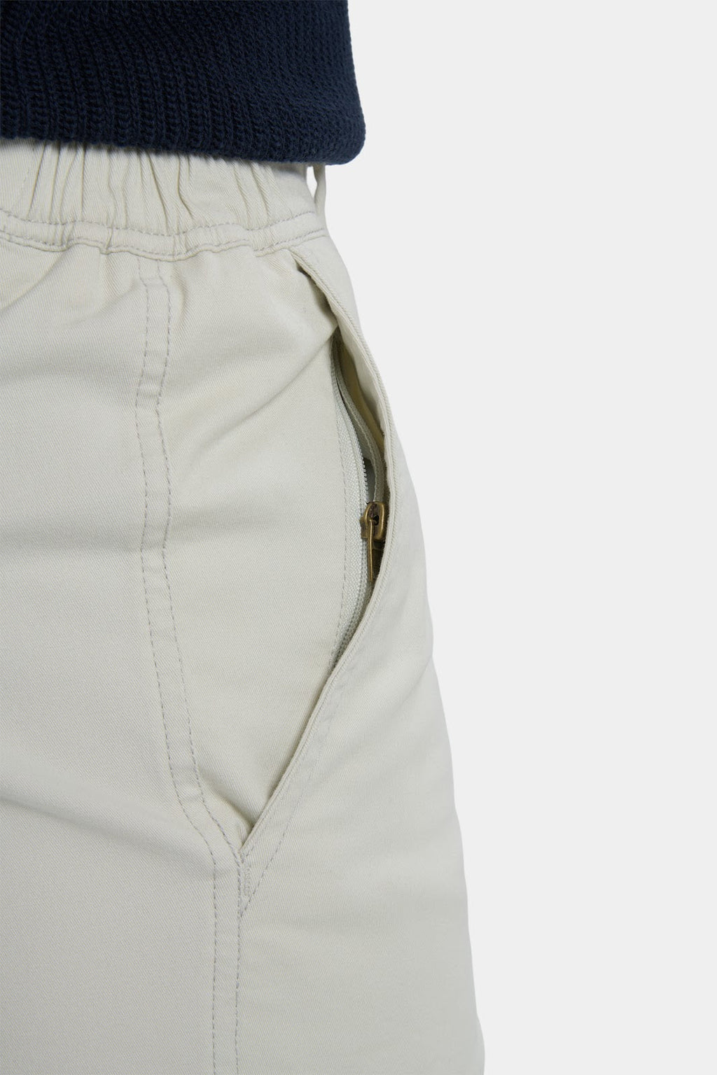 PANTALON CORTO ENTALLADO