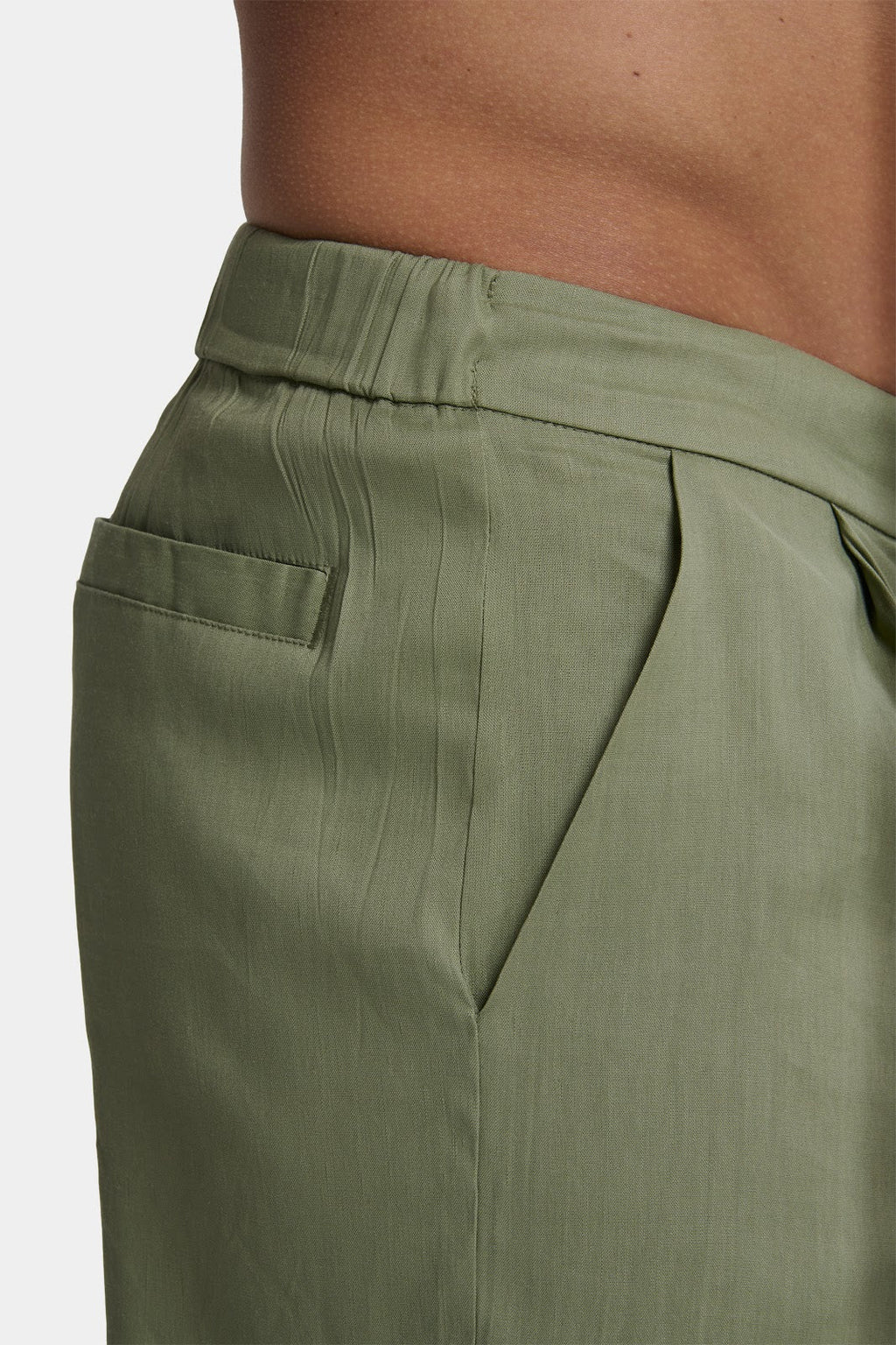 LOS PANTALONES CORTOS DE LINO