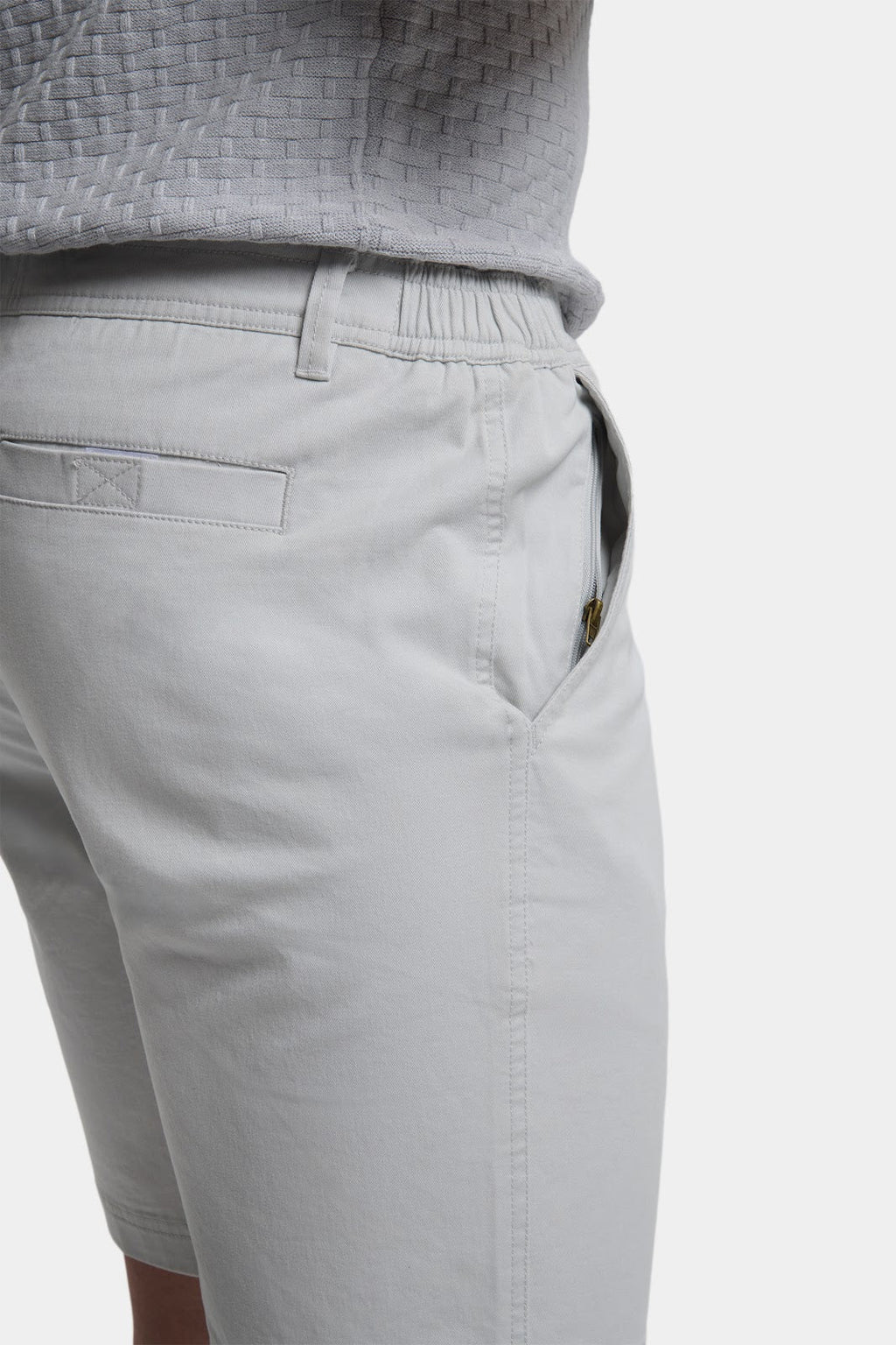 PANTALON CORTO ENTALLADO