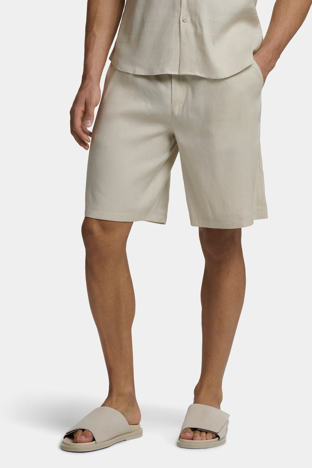 LOS PANTALONES CORTOS DE LINO
