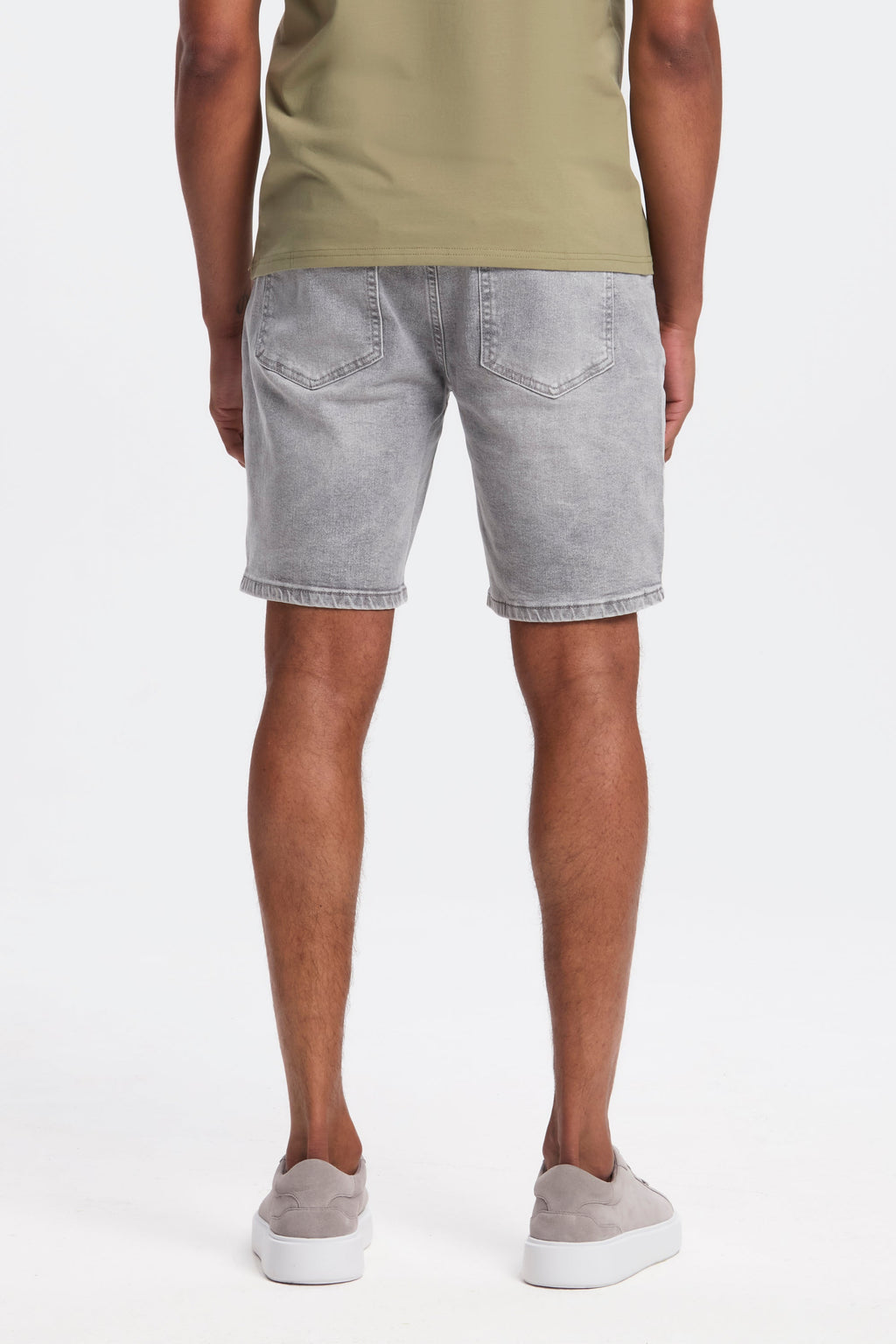 LOS PANTALONES CORTOS