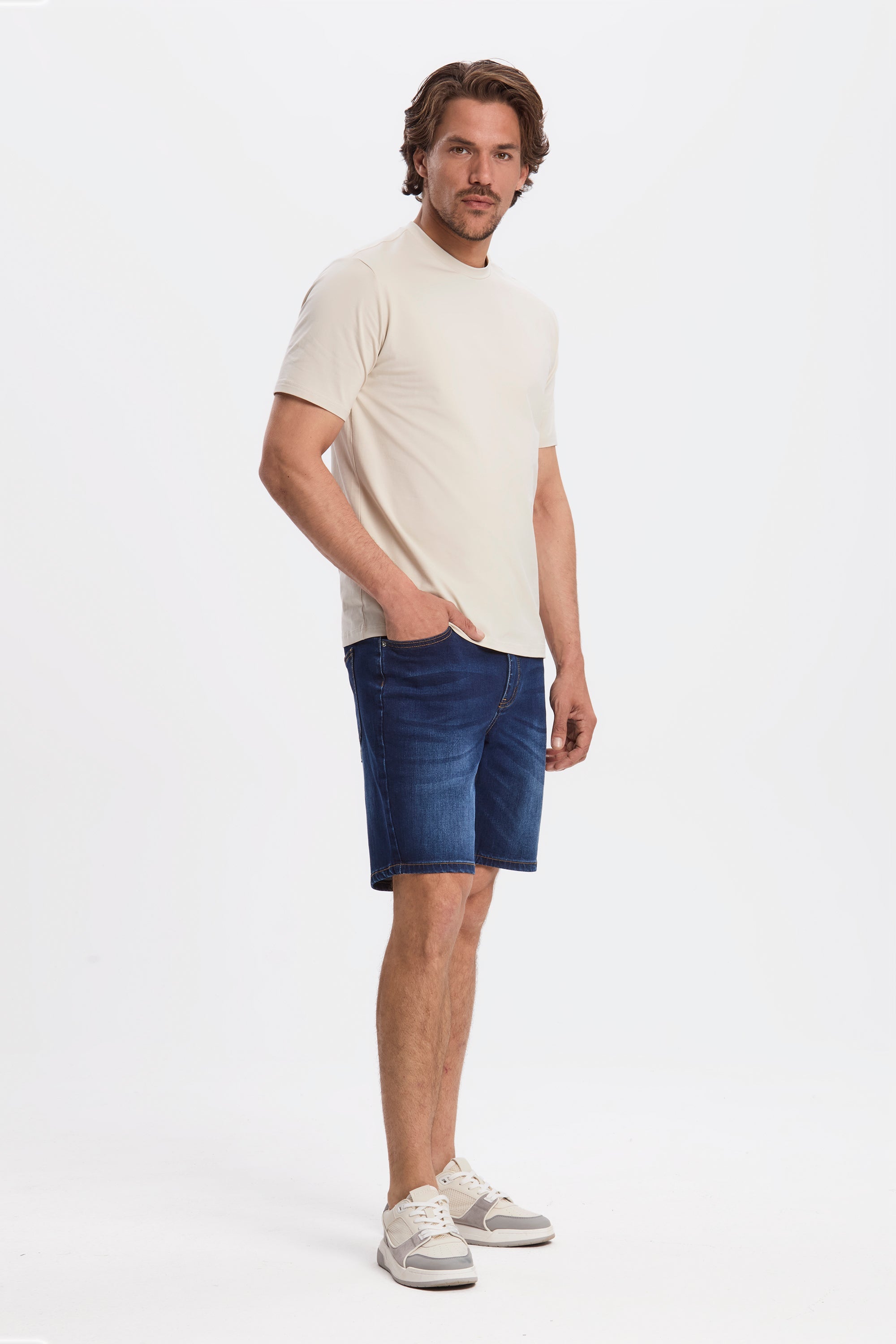 LOS PANTALONES CORTOS