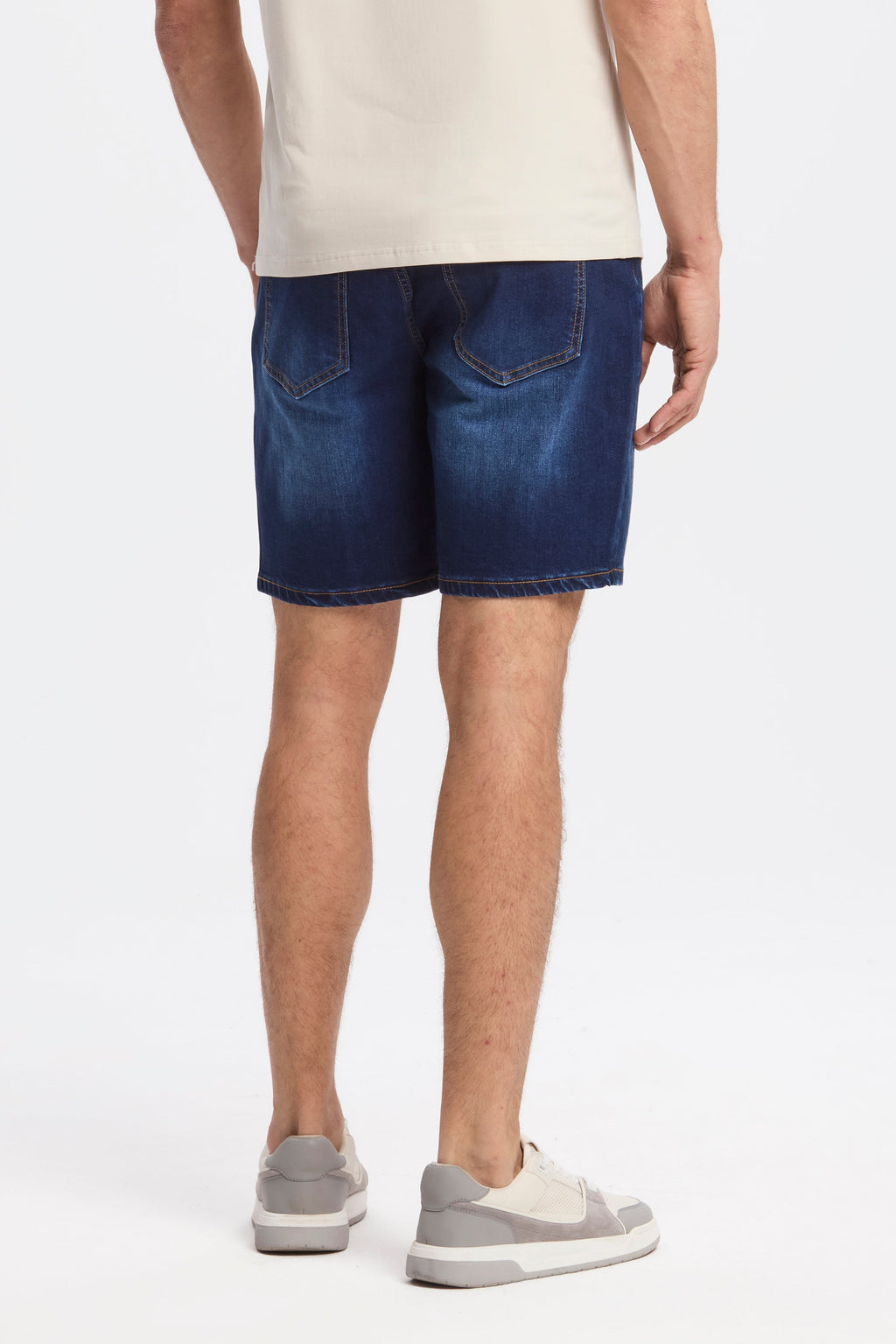 LOS PANTALONES CORTOS
