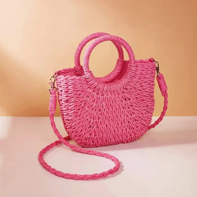 Bolso bandolera de mimbre y ratán con forma de media luna