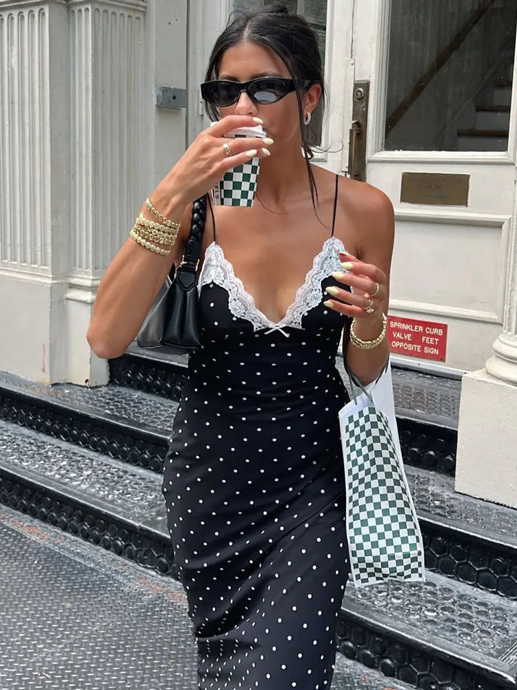 Vestido largo con cuello en V y encaje