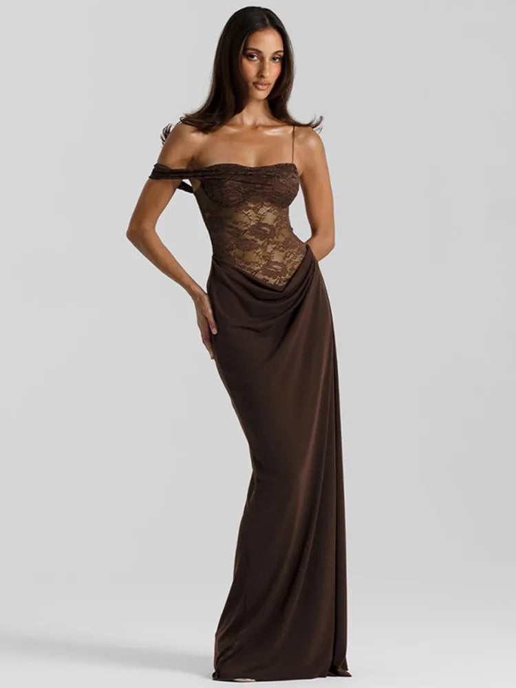 Vestido largo de encaje con un solo hombro