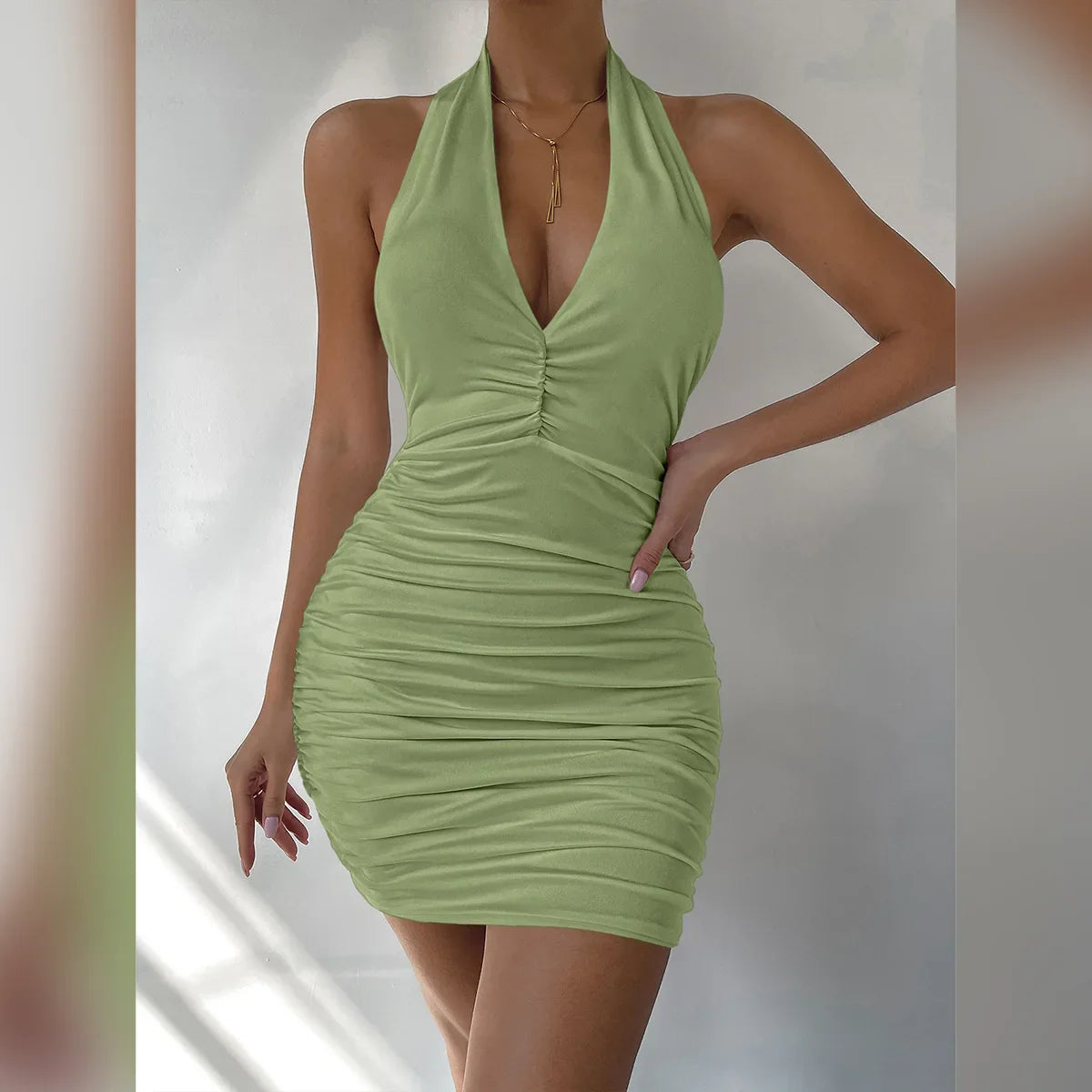 Vestido de noche con escote en V