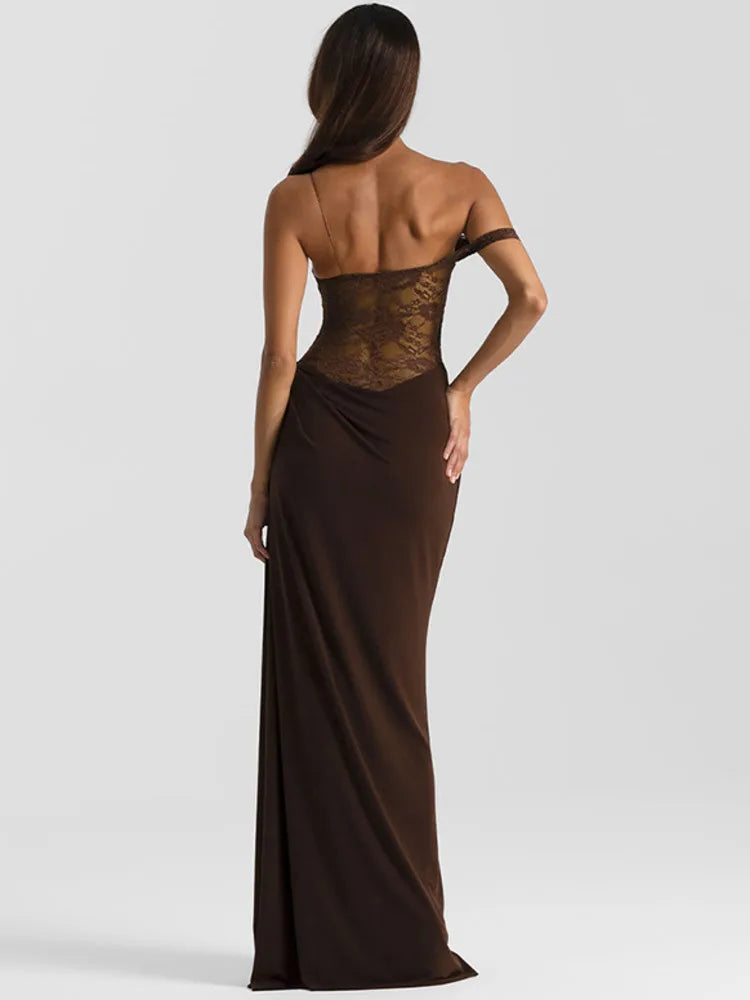 Vestido largo de encaje con un solo hombro